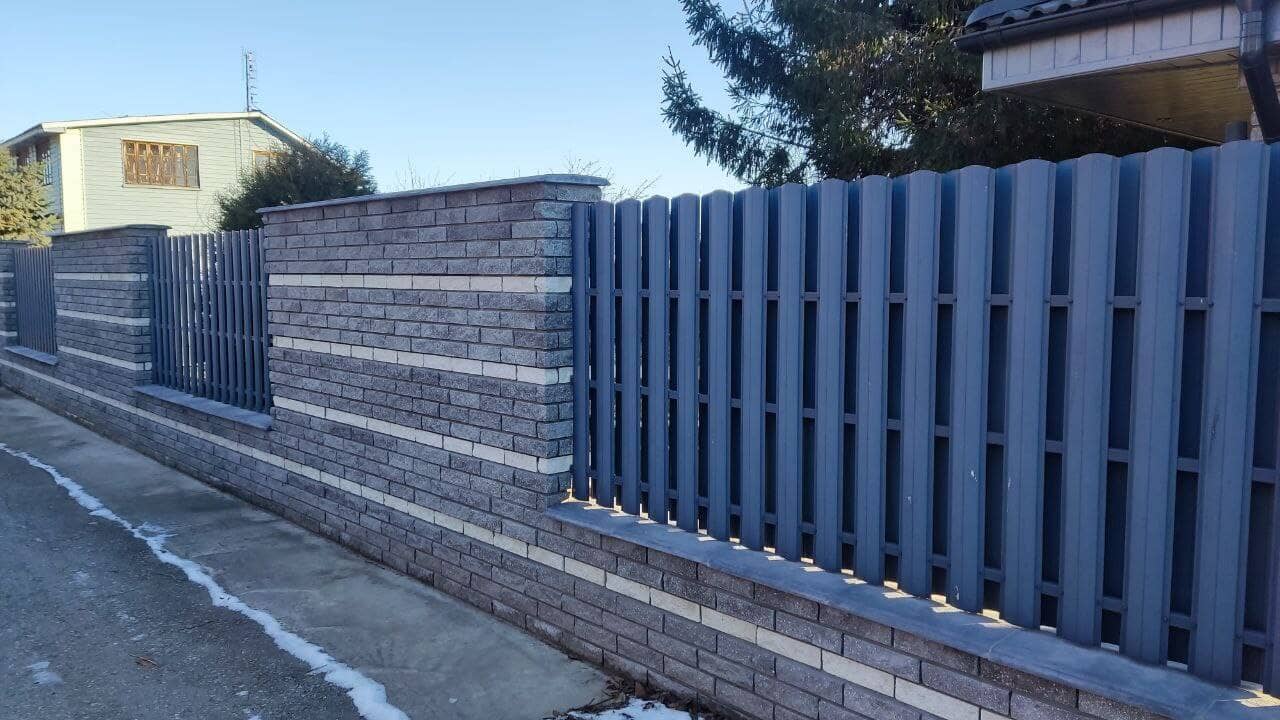 забор из штакетника RAL7024/7024 Серый графит двусторонний фото2 в Новосибирске