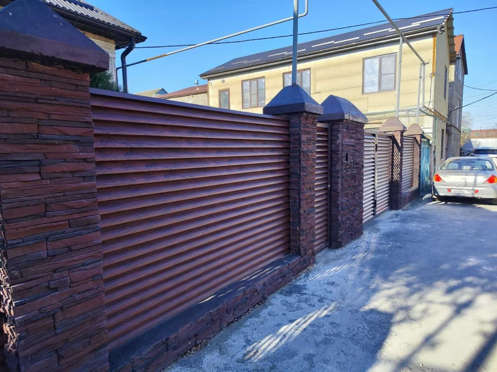 Забор с ламелями Еврожалюзи 43м Красный Каштан Printech фото 1 в Новосибирске