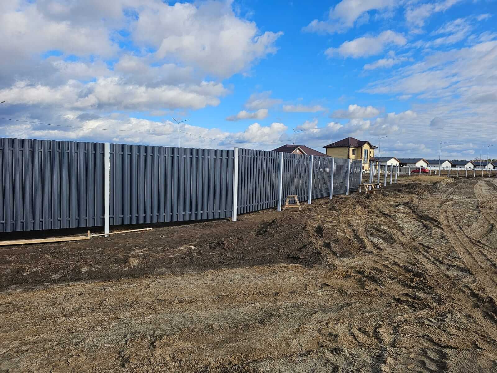 Забор из евроштакетника 234м RAL7024/7024 Серый Графит двусторонний фото 7 в Новосибирске