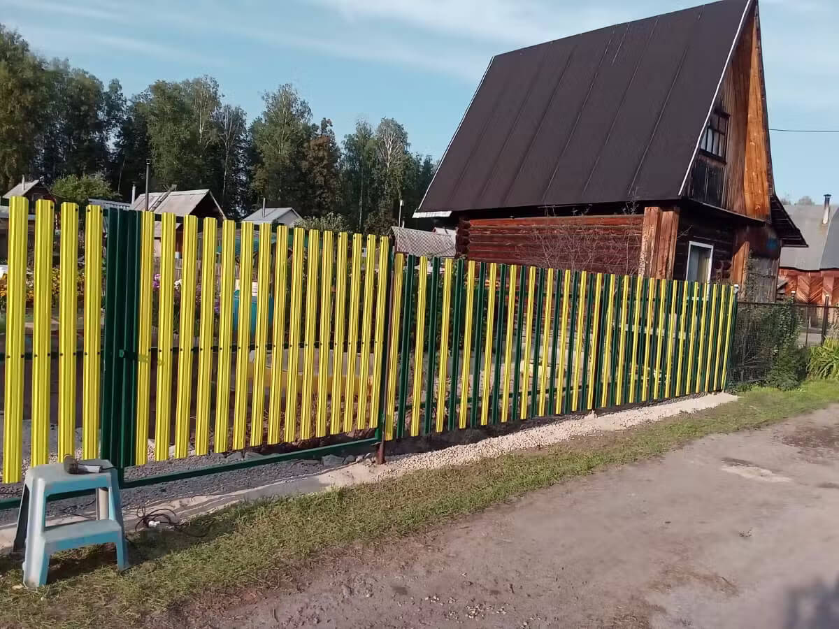 Забор из евроштакетника 13м RAL1018 Желтый фото 3 в Новосибирске