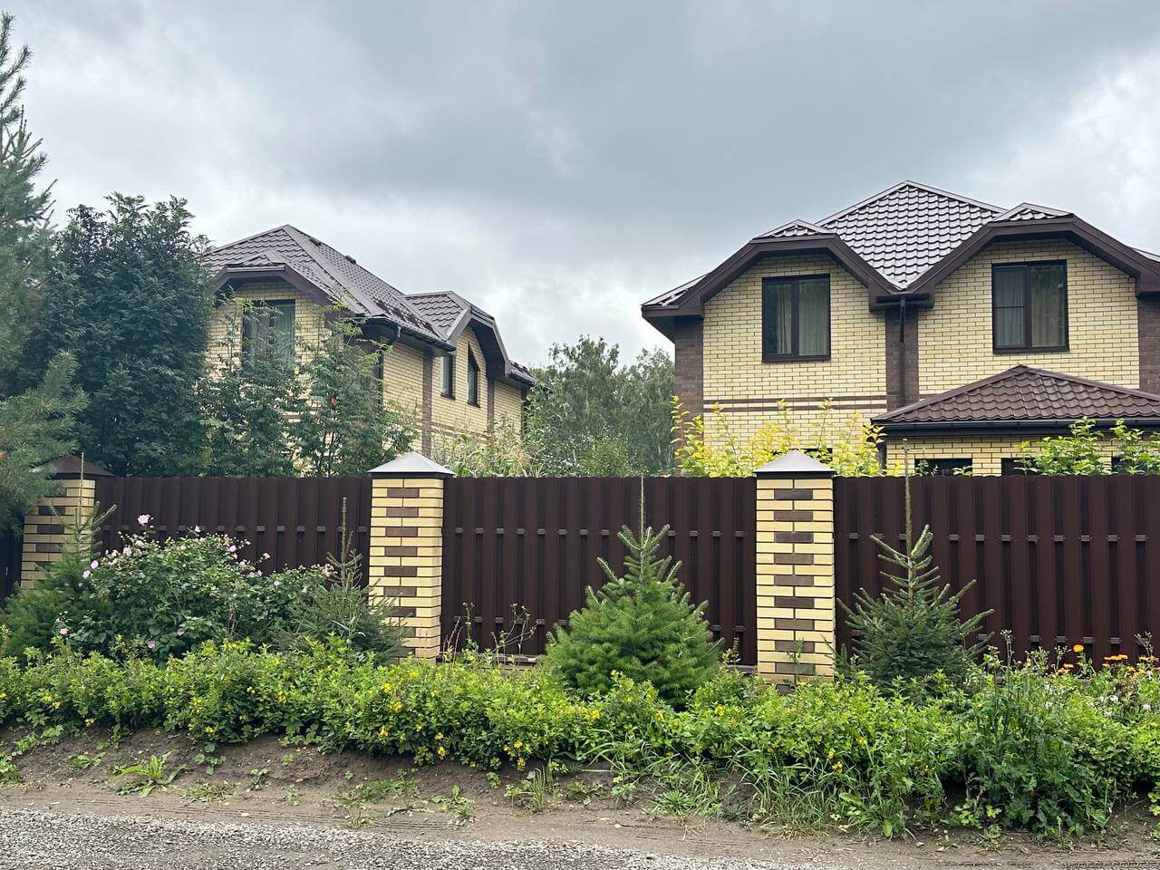 Забор из евроштакетника 24м RAL8017/8017 Шоколад двусторонний фото 1 в Новосибирске