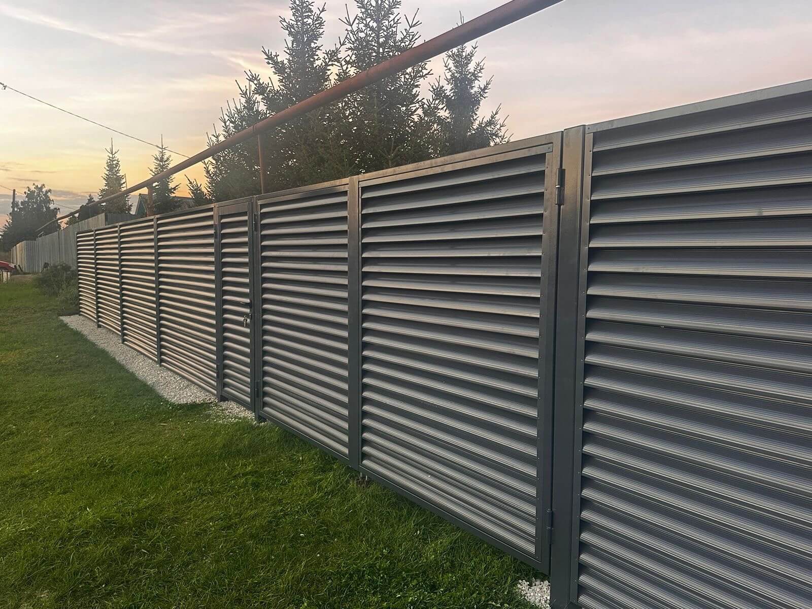 Забор из ламелей Еврожалюзи 26м RAL7024/7024 Серый Графит двусторонний в Новосибирске