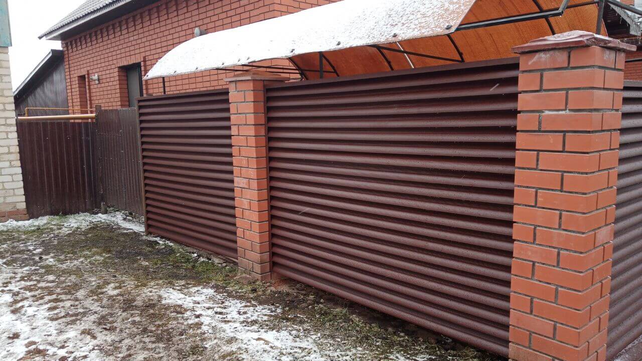 Забор из ламелей еврожалюзи 12м RAL8017/8017 Шоколад двусторонний МАТТЕ фото 4 в Новосибирске