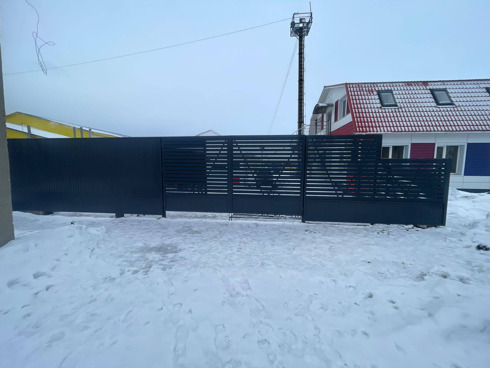 Забор-ранчо из металлического планкена 11м RAL7024 Серый Графит фото 2 в Новосибирске