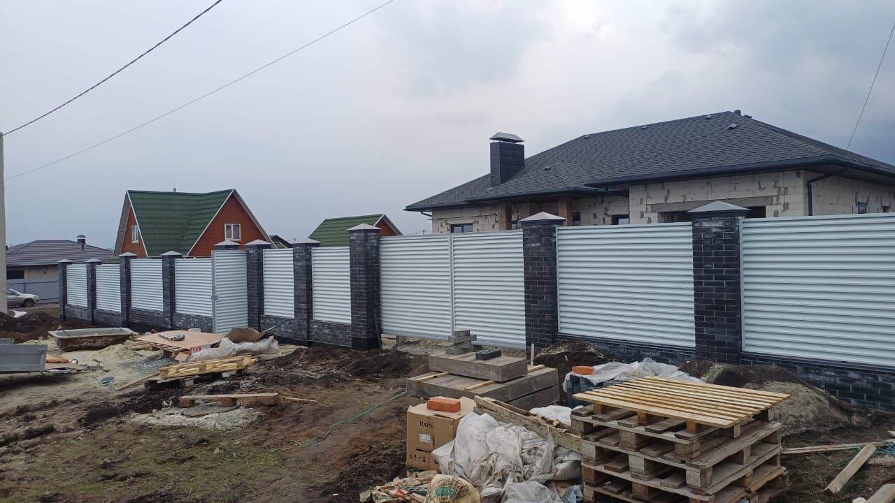 Забор-жалюзи из ламелей ЭКО-Z 94м RAL9003/9003 Белый двусторонний фото 2 в Новосибирске