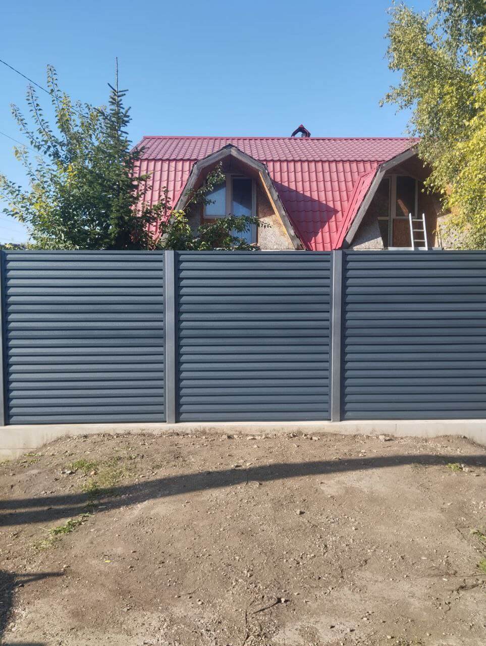Забор-жалюзи из ламелей Реснички 54м RAL7024/7024 Серый Графит двусторонний МАТТЕ в Новосибирске
