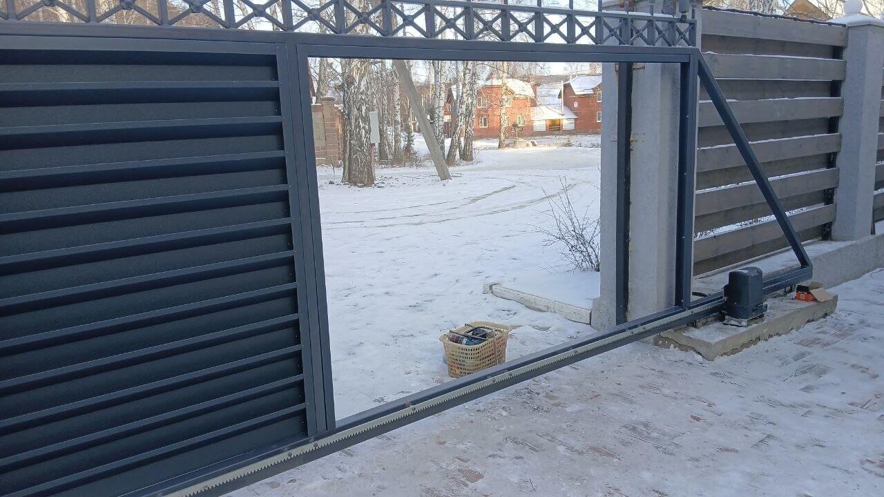 Входная группа из ламелей Хай-Тек RAL7024/7024 Серый Графит двусторонний МАТТЕ фото 10 в Новосибирске