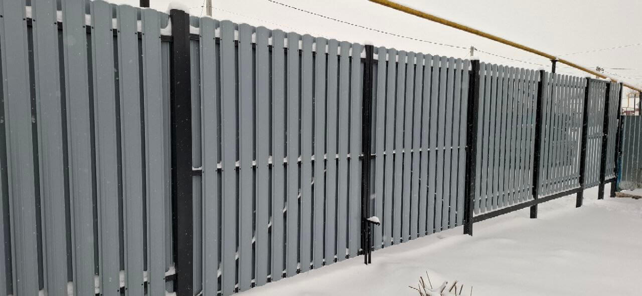 Забор из евроштакетника 27м RAL7024 Серый Графит МАТТЕ фото 3 в Новосибирске