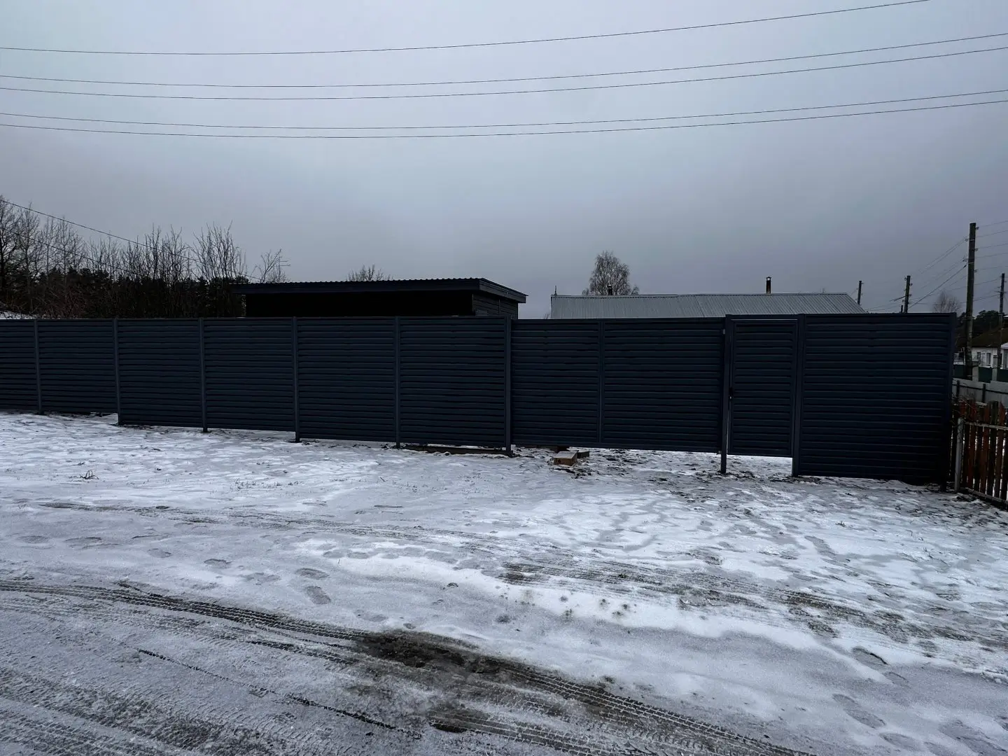 Забор-жалюзи из ламелей Хай-Тек 20м RAL7024/7024 Серый Графит двусторонний МАТТЕ фото 1 в Новосибирске