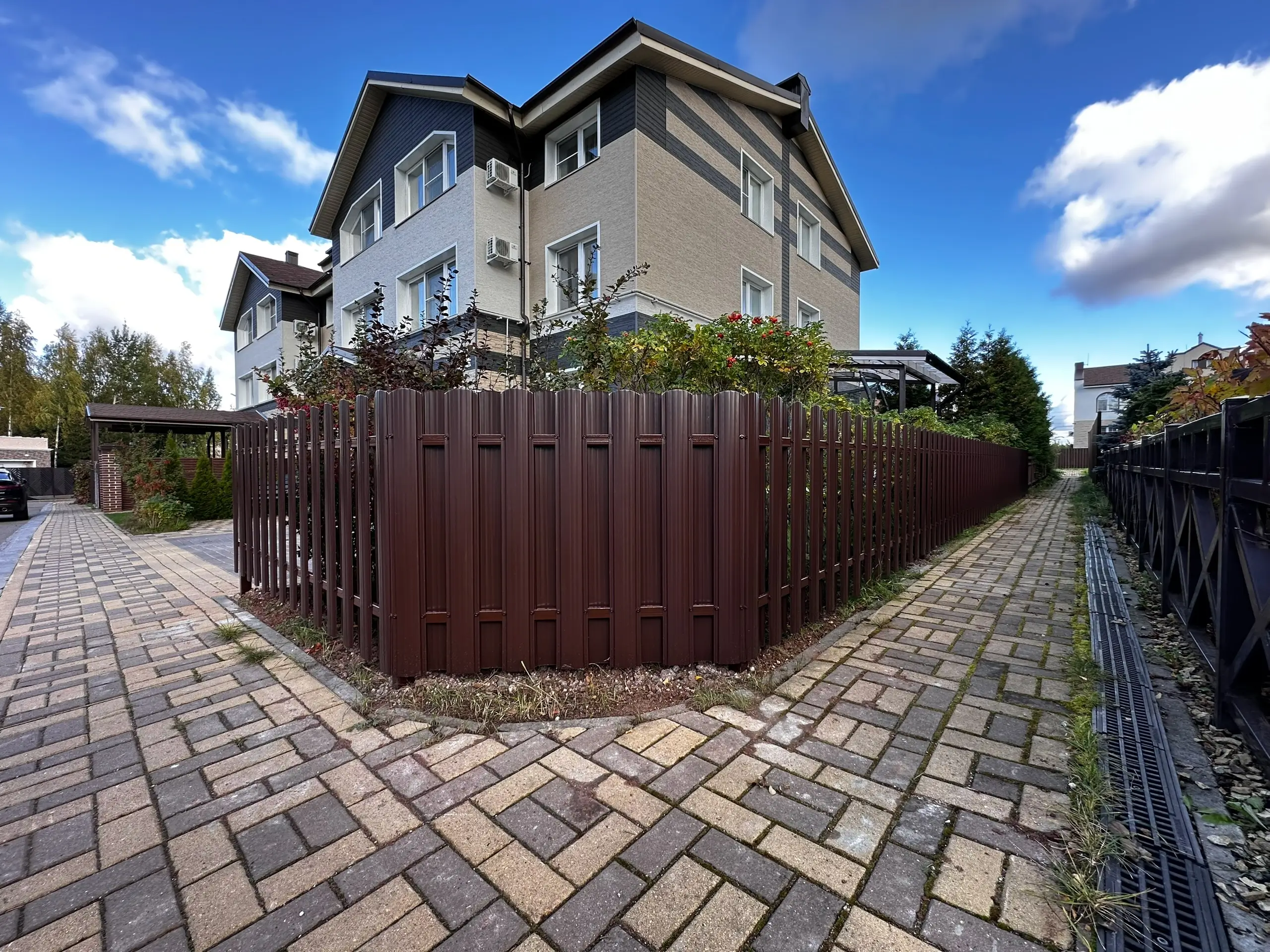 Заборчик из евроштакетника 18м RAL8017/8017 Шоколад двусторонний фото 1 в Новосибирске