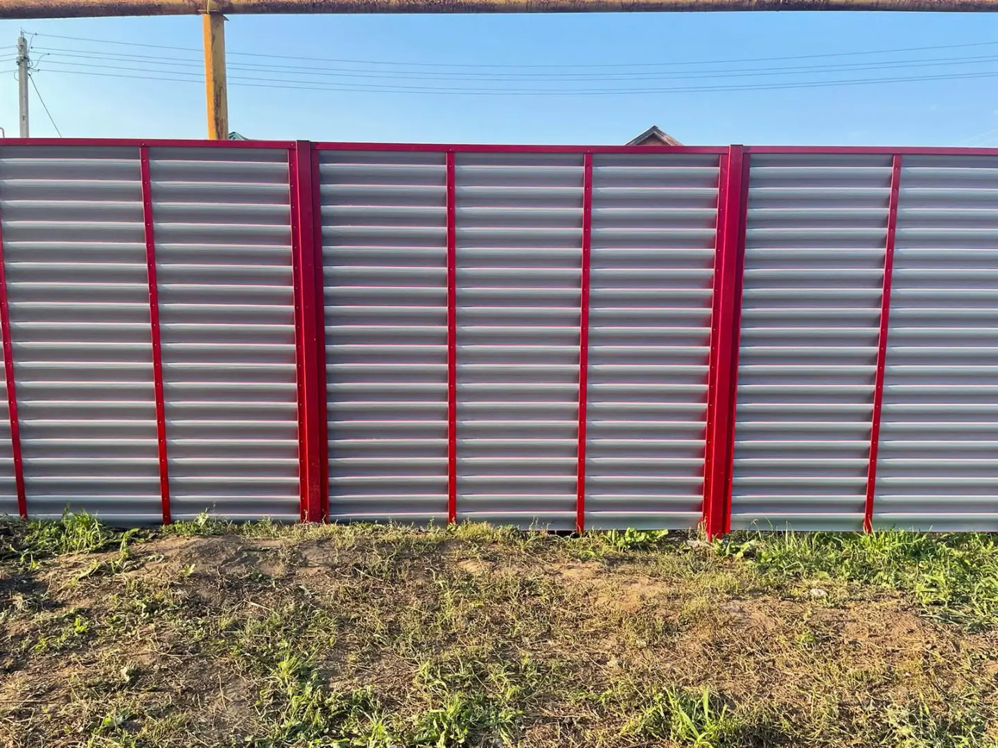 Забор-жалюзи из ламелей Еврожалюзи 24м RAL3003 Рубин фото 5 в Новосибирске